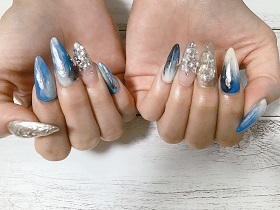 		スカルプチュア。ブルー系ニュアンス。