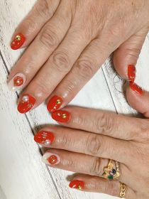 		ジェル。オーナメントネイル。