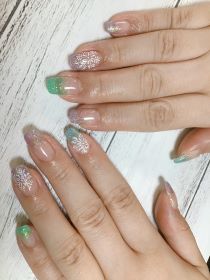 		ジェル。雪の結晶。