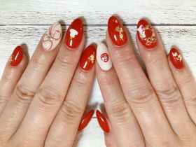 		スカルプチュア。お正月ネイル。