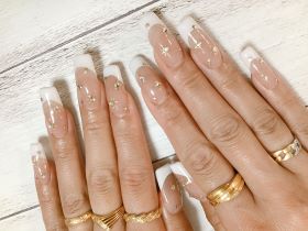 		スカルプチュア。白フレンチ。