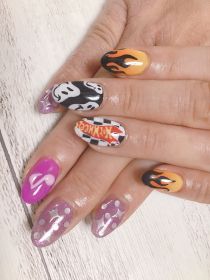 		ジェル。ペイントアート。