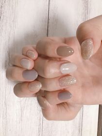 		ジェル。ヌーディーカラー。