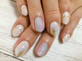 		ジェル。白×ゴールド。