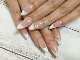 		スカルプチュア。夏白フレンチ。