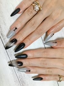 		スカルプチュア。モノトーン。